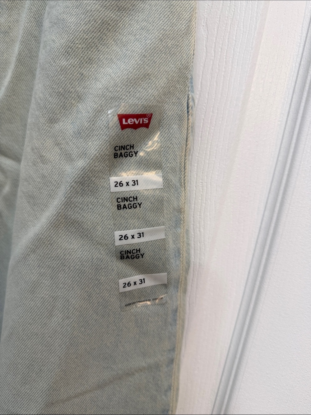 NWT Levi's Cinch Baggy Wide-Leg Jeans in Washed Light Blue Size 26x31 - Picture 9 of 9